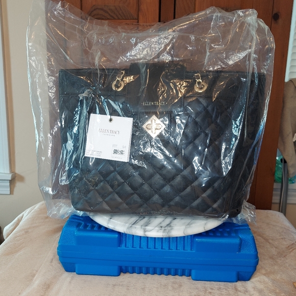 Ellen Tracy Quilted Purse - Picture 8 of 13